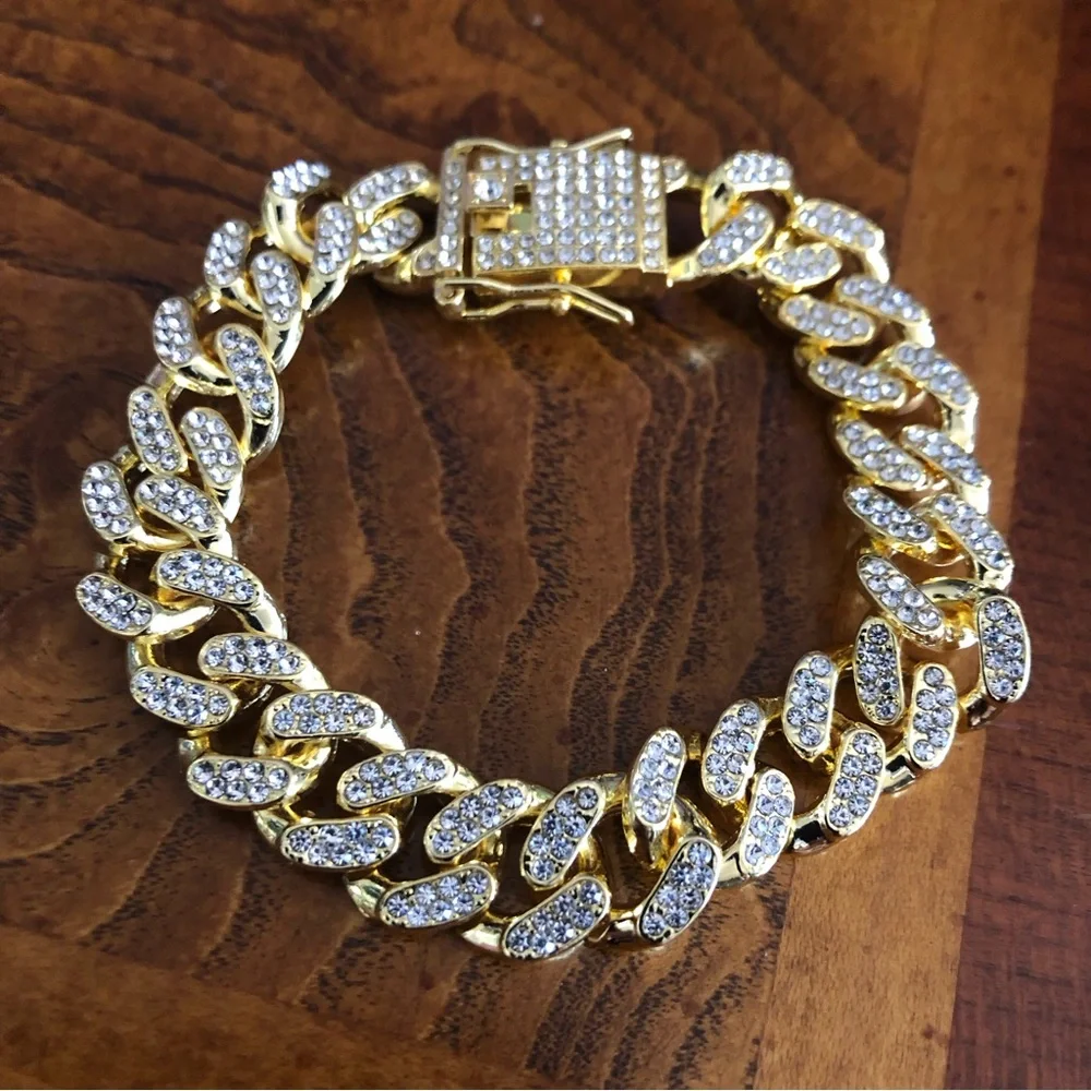 Men’s and women’s gold plated sparkle iced out Cuban chain link bracelet
